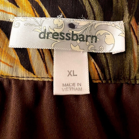 Dress Barn Short Sleeved Brown and Gold jungle print blouse, Sz XL - Picture 4 of 5